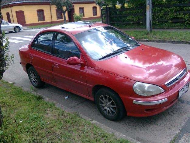 Foto Vendo auto marca kia  rio  año 2001